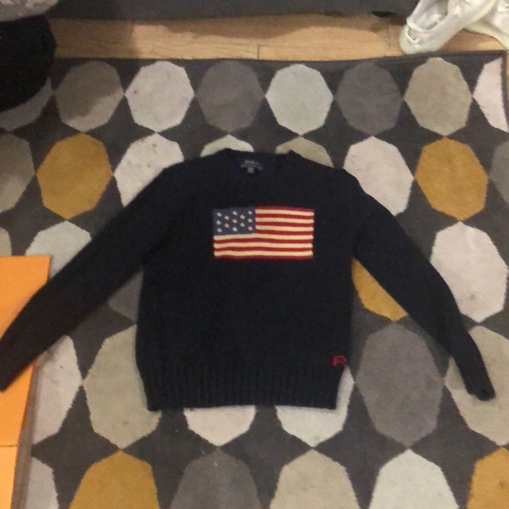 I am selling the polo sweatshirt for$ 70